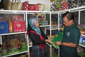 Sementara tps3r yang jumlahnya mendekati 1000 tps3r di seluruh indonesia. Sebanyak 200 Instansi Jadi Nasabah Bank Sampah Malang Republika Online