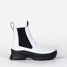 Reviewed.com and usa today featured blundstone's in the 8 most popular women's winter boots for 2020 ahead of the cyber shopping weekend. 21 Best Chelsea Boots 2021 The Strategist New York Magazine
