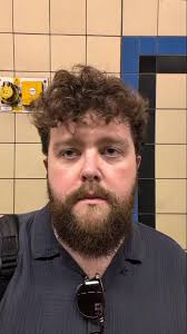 AJ Redmond (@ajredmondcomedy)