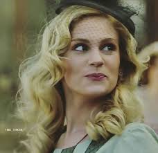 Farah Zeynep Abdullah As Sura In The Turkish Tv Series Kurt Seyit Ve Sura 2014 س Turkish Actors Turkish Film Kurt Seyit And Sura