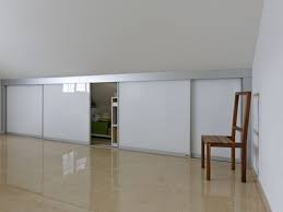 Unter Die Dachschrage Eingebauter Buroschrank In Doppelter Tiefe Schrank Dachschrage Kleiderschrank Fur Dachschrage Einbauschrank