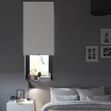 Store Enrouleur Occultant Blanc Automatique Delhi L 80 X 195 Cm Store Enrouleur Stores Et Decoration Maison