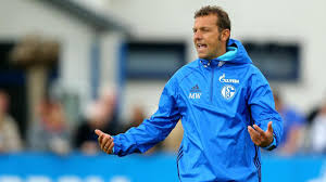 Schalkes trainer markus weinzierl gibt seinem schützling max meyer letzte ratschläge mit auf den weg. Schalke Markus Weinzierl Wird Ein Erfolgstrainer Sein Welt
