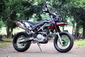 Bodyset klx bf plus subframe dan knalpot pnp vixion modif trail sumo. Bukan Buat Garuk Tanah Kawasaki Klx 230 Diubah Jadi Supermoto Tulen Ban Dan Pelek Gambot Terpasang Motorplus