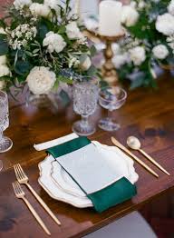 Creating a wedding seating chart can seem overwhelming at first, but with these 12 tips, it'll be a breeze! 68 Winter Wedding Table Decor Ideas Weddingomania