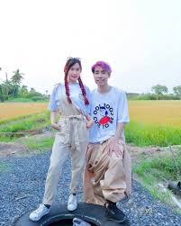 ล่าสุดในอินสตาแกรมของ เก๋ไก๋ โพสต์คลิปสตอรี่กับ สไปรท์ สไลเดอร์ พร้อมข้อความว่า การแสดงทั้งนั้นยาย หวัดดีเพื่อนไบร์ท. à¹€à¸£ à¸­à¸‡à¸ˆà¸£ à¸‡à¸«à¸£ à¸­à¹à¸„ à¸„à¸­à¸™à¹€à¸—à¸™à¸• à¹€à¸ à¹„à¸ à¹€à¸¥ à¸ à¸ªà¹„à¸›à¸£à¸—