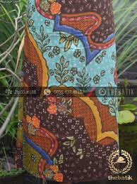 .inikah corak abstrak batik bilal dengan diapit anggota lakilaki keluarga saudara mempropagandakan kemakmuran. Bahan Baju Batik Sutera Motif Abstrak Modern 1 Thebatik Co Id