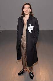 Héctor bellerín does things differently from other footballers. Hector Bellerin 10 Mode Tipps Von Dem Derzeit Stylishsten Fussballer Uberhaupt Vogue Germany