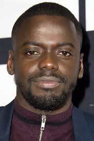 Daniel kaluuya — daniel kaluuya, né en 1989 à londres, est le présentateur du « skinscast » c est un podcast mis à disposition par e4 sur le site de la chaîne et sur itunes dans lequel on retrouve des. Daniel Kaluuya Movies Age Biography
