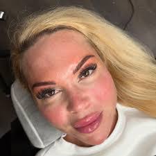 Brooke Shirey's Instagram, Twitter & Facebook