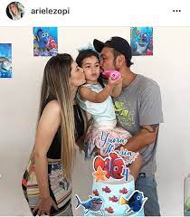 闘莉王さんの妻、長女の４歳誕生日に家族ショット公開 両頬にキスで祝福 : スポーツ報知