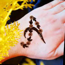 It is perfect for those who prefer short and simple henna designs. Mehndi Designs Alphabet Tattoo Mehndi Designs Ig Facebook