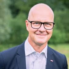 Joe Devitt's Instagram, Twitter & Facebook