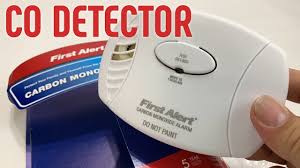Choose the best carbon monoxide detector or co detector/alarm which can detect the presence of carbon monoxide gas in the air around you. First Alert Co400 Battery Operated Carbon Monoxide Detector Review Youtube
