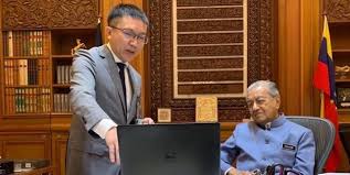 Previously, from 1995 to 2015, he held several positions including; 8 Leadership Skills I Learned When I Met Malaysia 39 S Prime Minister Tun Dr Mahathir Mohamad