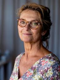 Genom att bekämpa våld och. Suzanne Reuter Staller In Medverkan I Laholm Hallandsposten