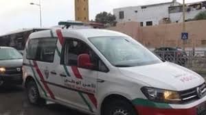 الشرطة المغربية تراقب احترام السكان لقرار الحجر الصحي للحد من انتشار فيروس كورونا suv car police van