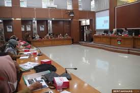 Kementerian panrb juga telah mendorong reformasi birokrasi di seluruh instansi pemerintah, dengan memperbaiki kebijakan pelaksanaan reformasi birokrasi, yakni melakukan perubahan permenpanrb nomor 14 tahun 2014 menjadi permenpanrb nomor 30 tahun 2018 tentang pedoman. Permenpan Rb Nomor 8 Tahun 2021 Disosialisasikan Bkpsdm Kota Bukittinggi Kepada Kepala Skpd Berita Minang