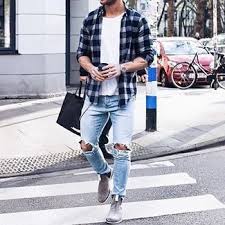 Diese chelsea boots sind aus dunkelgrauem wildleder gefertigt. Wie Graue Chelsea Boots Mit Weissen T Shirts Mit Einem Rundhalsausschnitt Zu Kombinieren 3 Sommer Herren Outfits 2021 Lookastic