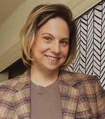 Jennifer Suit's Instagram, Twitter & Facebook