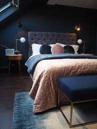 This modern bedroom design is perfectly balanced with an accent wall that mimics the creams, blacks, browns and greens. Best Mid Century Modern Bedroom Images Bedroom Midcentury Masculine Decor Furniture Idea White Bedroom Design Master Bedrooms Decor Bedroom Color Schemes