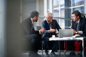 Group Of Corporate Business People Having A Meeting By Ondine Corewijn Corporate Fotografie Geschaftsportraits Fotoshooting