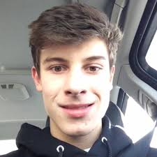 That face is just wow lol ! :) So proud of Shawn !