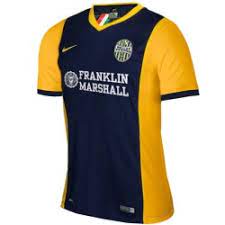 All information about hellas verona (serie a) current squad with market values transfers rumours player stats fixtures news. Hellas Verona Fussball Heimtrikot 2014 15 Nike Sportingplus Net