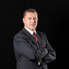 Bydgoszcz znajduje się w północnej części polski w charakterystycznym miejscu, gdzie wisła wykonuje gwałtowny zwrot na północ.obszar administracyjny miasta ma kształt wydłużony i rozciąga się wzdłuż kanału bydgoskiego w części zachodniej, brdy w części centralnej, aż do wisły, która stanowi granicę wschodnią. Cezary Kulesza Discography Discogs