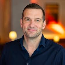 Andrew Medley's Instagram, Twitter & Facebook