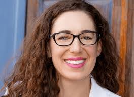 Sara Frye's Instagram, Twitter & Facebook