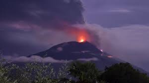 Dikenal dengan sebutan fako, gunung berapi ini masuk sebagai gunung tertinggi keempat di afrika. Kenapa Di Indonesia Banyak Gunung Meletus Yang Harus Disiapkan Tirto Id