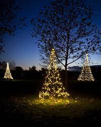 kerstverlichting buiten betoverende kerst kerstverlichting buiten kerst kerstversiering buiten