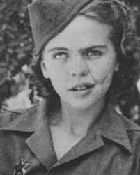 🕰️ The “Headless” Photo Craze of the 1920s 😱📸 Before filters, before  Photoshop — people in the 1920s had their own kind of magic. It was called  “Horsemaning.” A strange yet playful