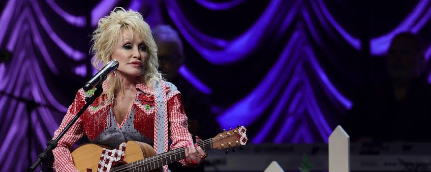Dolly Parton's "Love Note" to Paul McCartney and Ringo Starr Led to a  Collaboration With the Beatles, Mick Fleetwood, and Peter Frampton -  American Songwriter