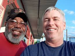 Last Sunday, I met my twin brother from another mother, Toskey-mike, at the  Sir One On One show, and we shared some wonderful moments together.  Toskey-mike, you're a true bro 💪! #SirOneOnOne #