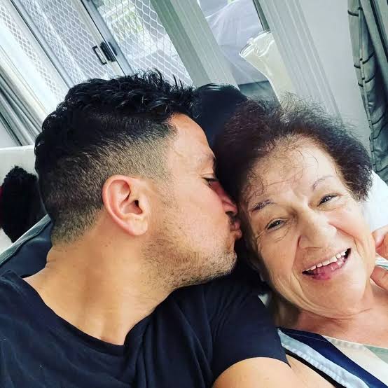 Peter Andre reveals his mum 'can't speak anymore' in devastating health  update - Manchester Evening News