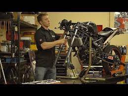 Motorcycle Suspension Tech And Maintenance How To Rebuild Your Fork Mc Garage Rebuild Motorcycle Restoration Bike Repair