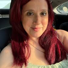 Rachel Zegler is said to be in discussions to portray Princess Jasmine in  an upcoming live stage adaptation of aladdin ‍🧞💍🕌