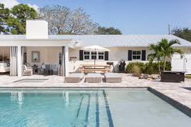 Rectangular Pool Design With Sun Shelf Outdoor Living In Large Florida Backyard Pools Backyard Inground Pool House Designs Rectangular Pool