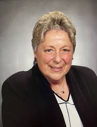 Ann Bain's Instagram, Twitter & Facebook