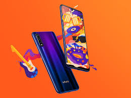 Vivo Z5 mit Triple-Kamera-Setup und ...
