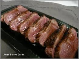 Magret De Canard Poele Sauce Au Xeres Et Au Miel Recette Ptitchef Recette Magret De Canard Poele Magret De Canard Recettes De Cuisine