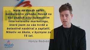 Od roku 1972 vedl trampskou kapelu toronto. Zaklady Digitalniho Marketingu Inizio Academy