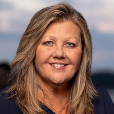 Brenda Kline's Instagram, Twitter & Facebook