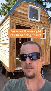 How to Fram A Dog House Roof for Storage