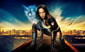 Vixen is a superheroine in possession of the tantu totem, which allows her to harness the spirit (ashe) of animals. First Look Megalyn Echikunwoke Brings Vixen To Live Action Life Dc