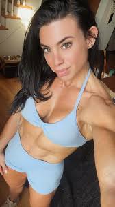 One week post show 😎 …and possibly 18 weeks out from my next 🙈 seriously  considering jumping into the Atlantic City show 🤔🤔 should I do it??  @wbffentertainment #wbffpro #contestprep #competitionprep ...