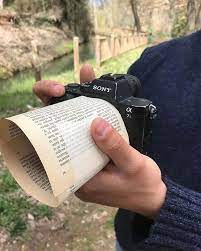Photographer Uses Creative Tricks To Take Amazing Pictures In 2020 Perspective Photography Creative Photography Diy Photography