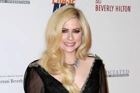 Résultat de recherche d'images pour "avril lavigne"